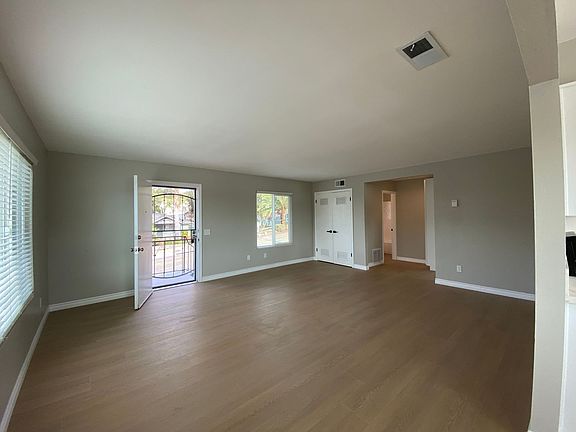 3rd image of 1401 Montgomery Dr