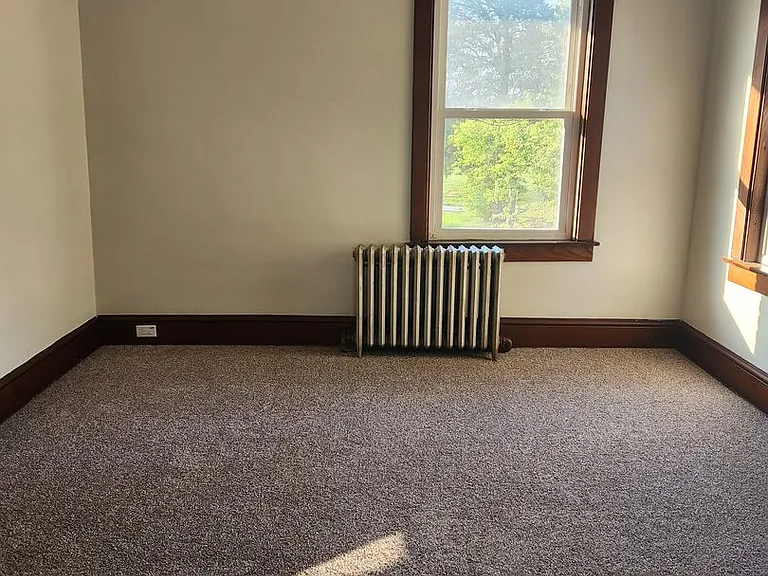 470 Maple St — Photo 19