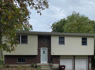 8609 Dorr Rd, Wonder Lake, IL 60097