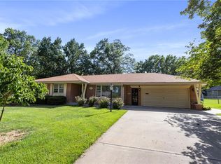802 N Redwood Dr, Independence, MO 64056