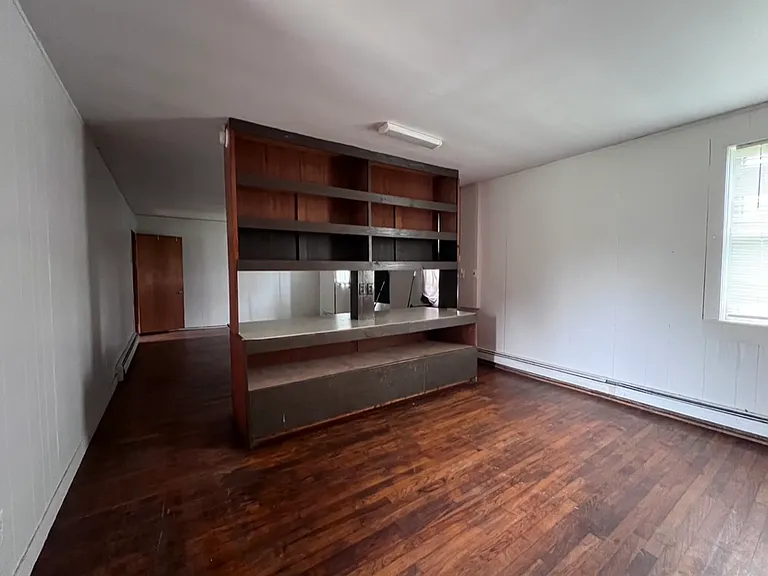 343 Bank St #C — Photo 7