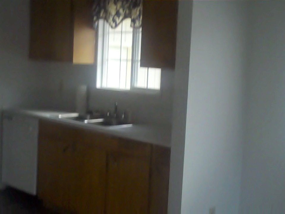 2nd image of 1222 Applegate St