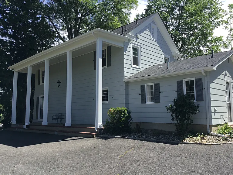 114 River Rd — Photo 3