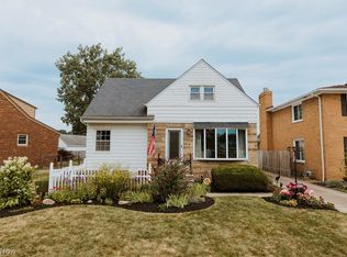 6524 Ridgewood Lakes Dr, Parma, OH 44129