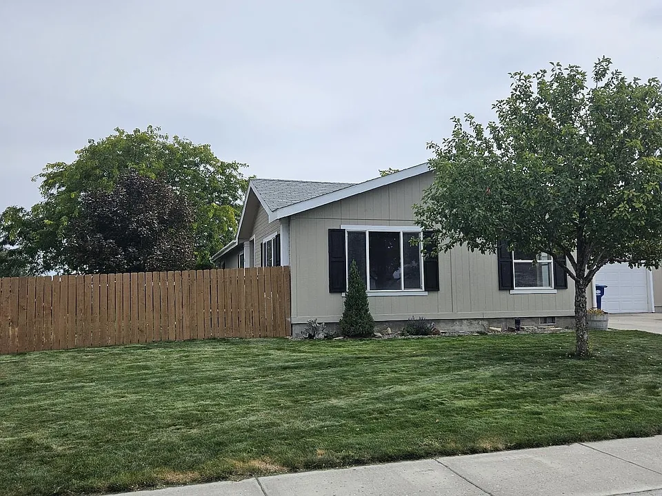 1507 Erin Way