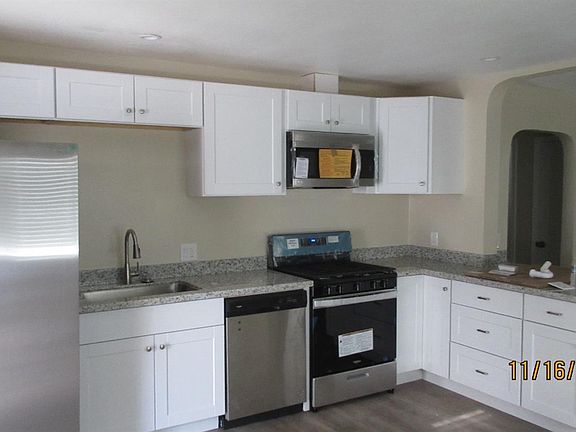 3rd image of 1215 Hearn Avenue
