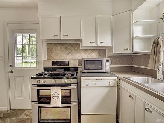 5th image of 3373 Harwood St