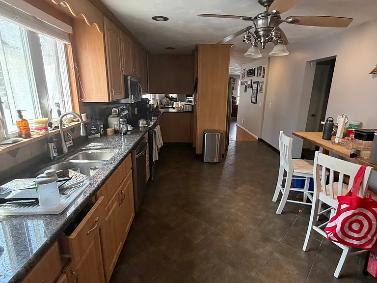 27-29 Minnesota Ave #2 — Photo 10