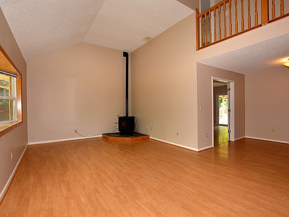 2nd image of 2715 Meadow Brook Ln