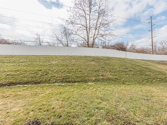3rd image of 4576 Rocky Mountain Dr