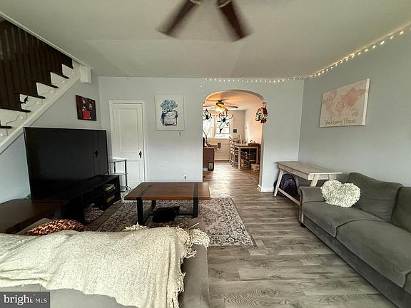 2nd image of 4232 Teesdale St
