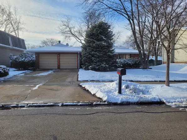181 Mayfield Dr, Bolingbrook, IL 60440