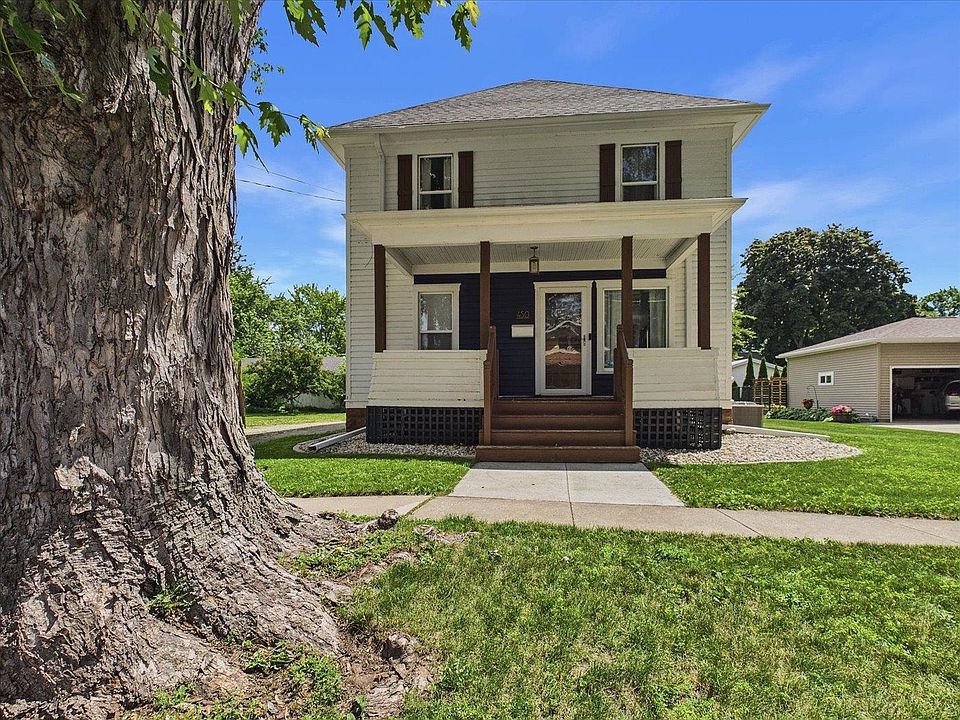 1st image of 450 2nd St