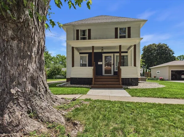450 2nd St, Randolph, WI 53956
