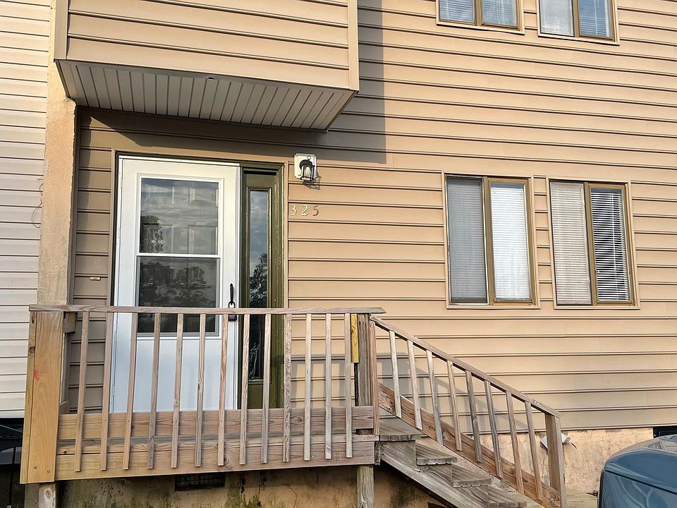 1st image of 325 Cripple Creek Ct