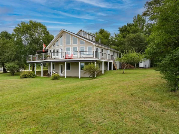 90 Orchard Hts, Lunenburg, NS B0J 2E0