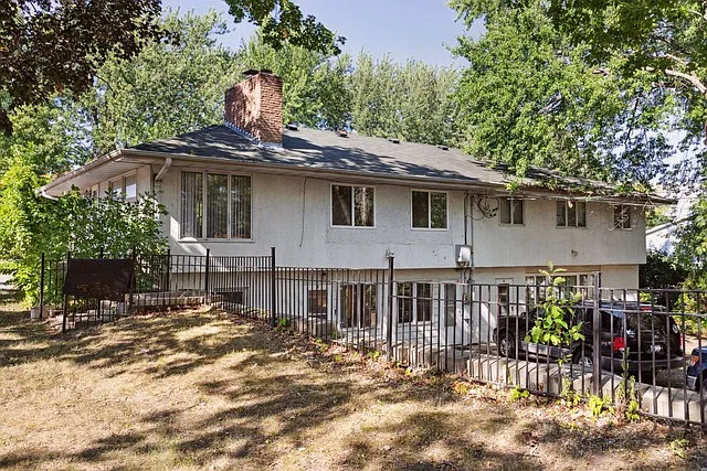 1216 Hewitt Ave #1