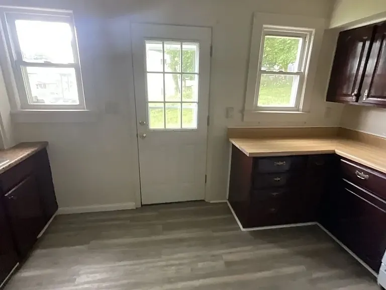 125 Linden Ave #1 — Photo 2