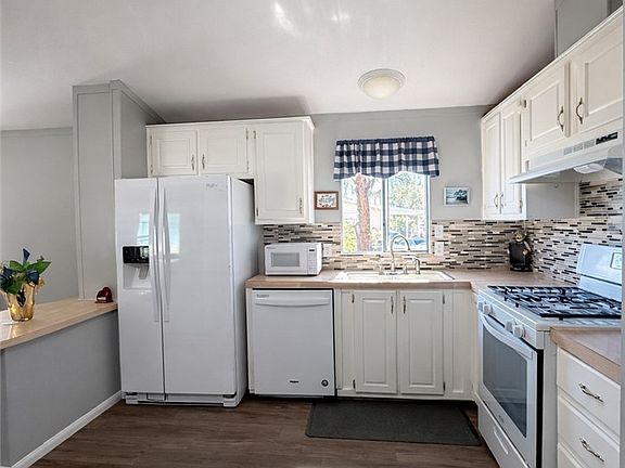 5th image of 17625 Langlois Rd Space 105