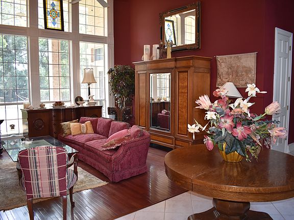 4th image of 503 Saint James Ct