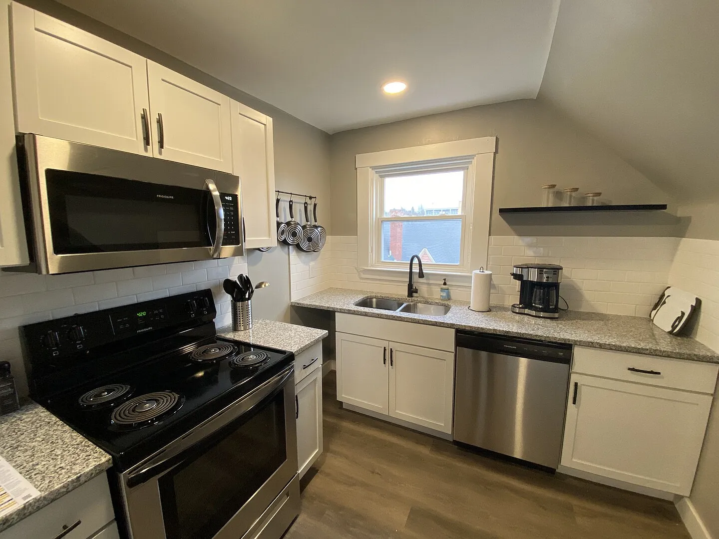Mt.Auburn Cincinnati Duplex — Photo 2