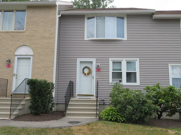 17-3 Oakwood Circle #3, Goffstown, NH 03045