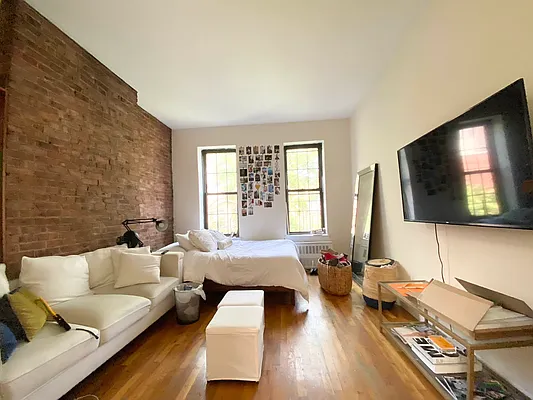 Rented by Compass | media 20