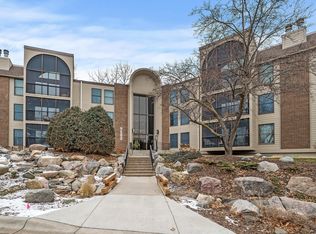 9500 Collegeview Rd APT 204, Bloomington, MN 55437