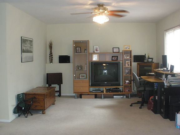 2nd image of 1577 Meadowside Dr