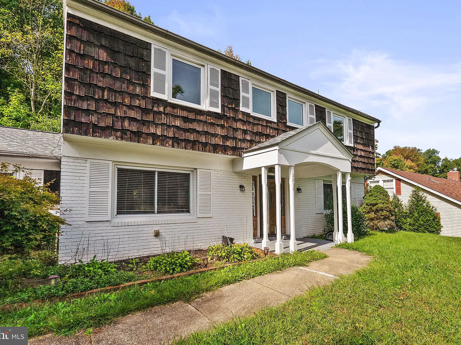 4 bed, 2.5 bath, 2228 sqft, $3,200 — Photo 3