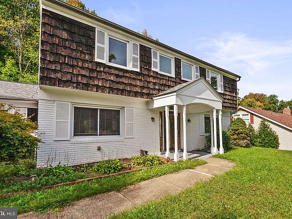3rd image of 12612 Cedarbrook Ln