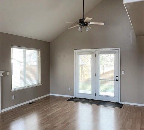 4th image of 1310 NE Tucson Way