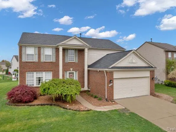 17982 Troon Trl, Macomb, MI 48042