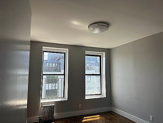 4th image of 411 E 118th St APT 33