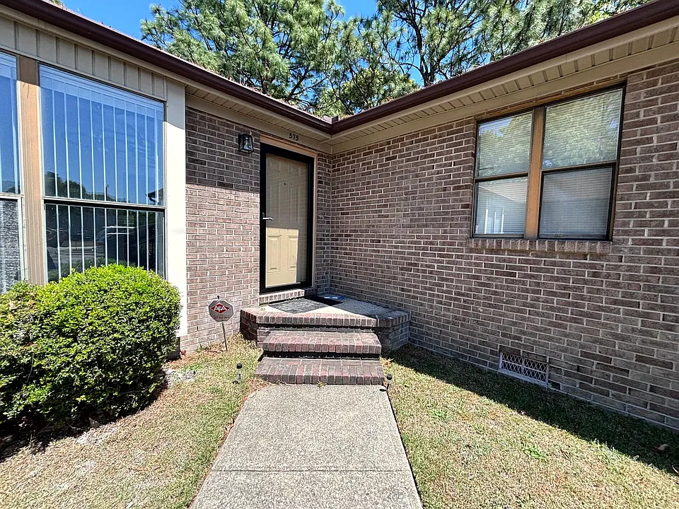 575 Countrytown Dr