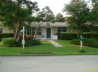 7905 SW 162nd St, Palmetto Bay, FL 33157