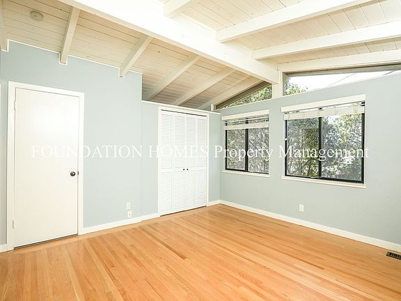 4th image of 705 Hilary Dr