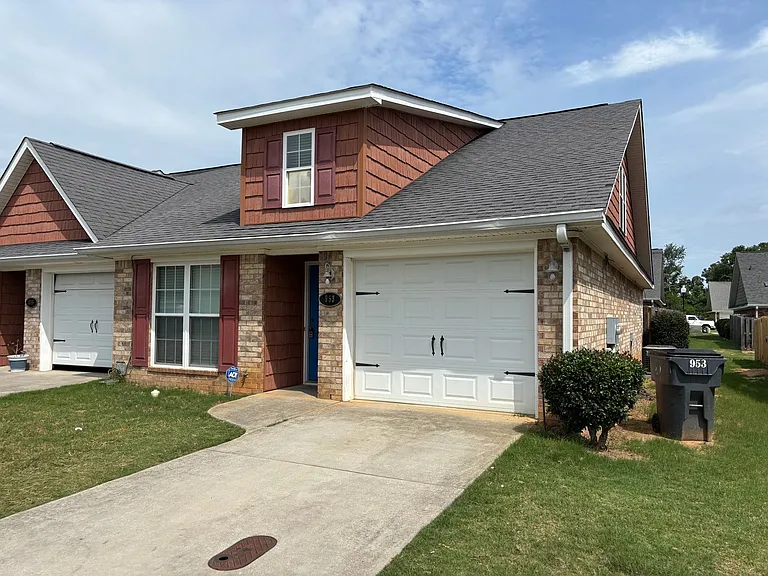 953 Bryan Cir — Photo 1