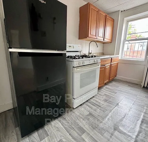 1001 Clifton Ave #2F — Photo 4