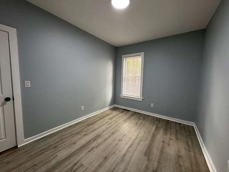 215 Rosette St #1L — Photo 6