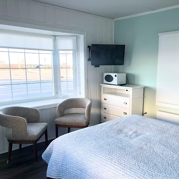 Studio, 200 sqft, $1,400 — Photo 1