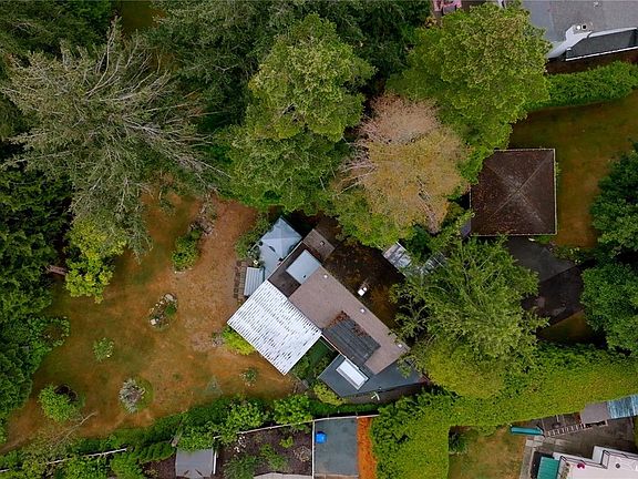 2nd image of 1719 Centennial Ave E
