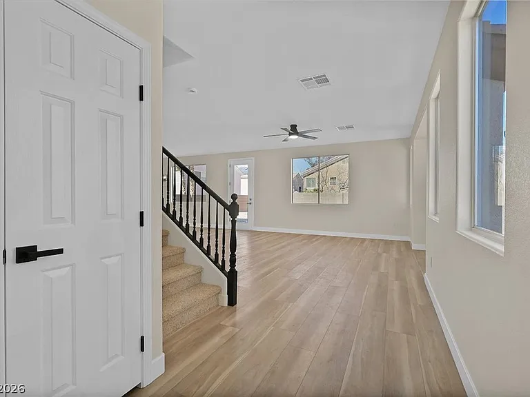 9316 Perennial Ave — Photo 5