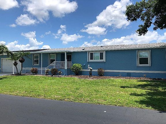 3rd image of 4420 Pelican Pointe Dr