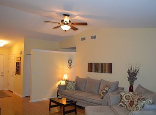 1358 Floresta Vis, Crystal Lake, IL 60014