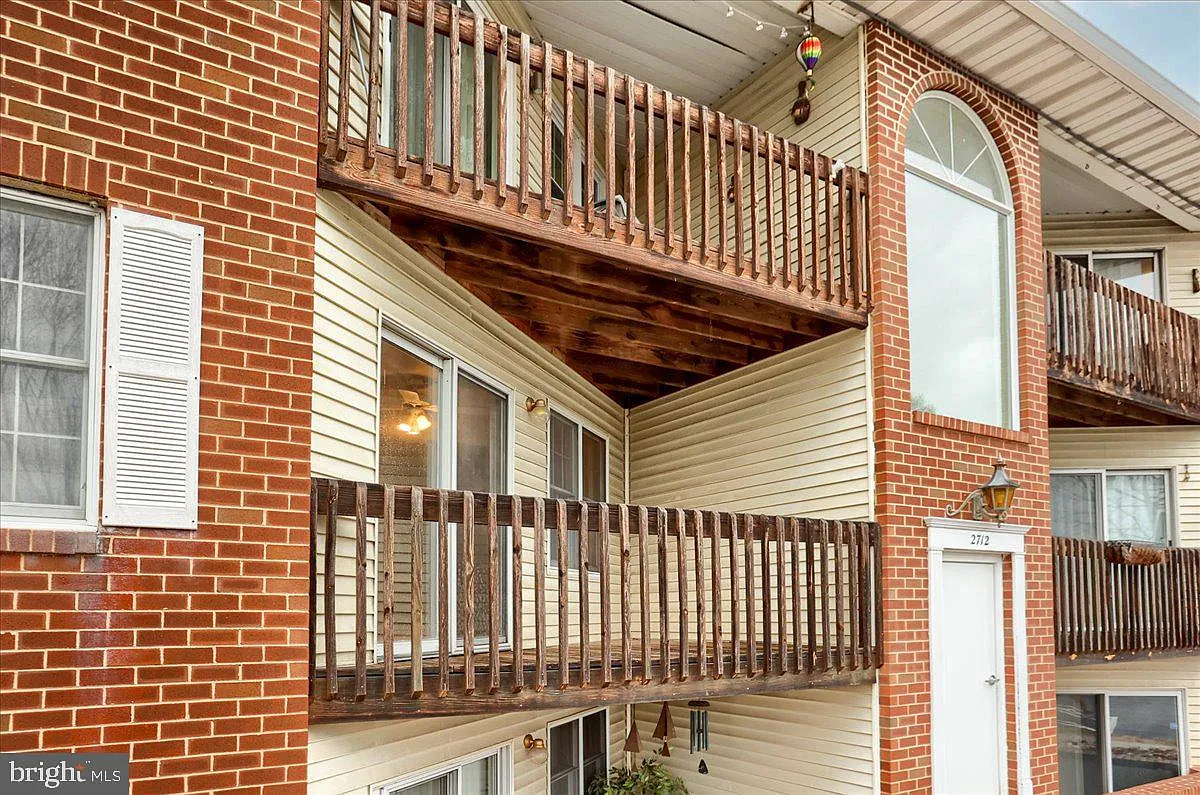 2 bed, 1.0 bath, 900 sqft, $1,350 — Photo 3