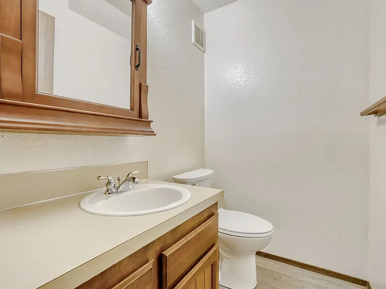 1705 Lake Stevens — Photo 3