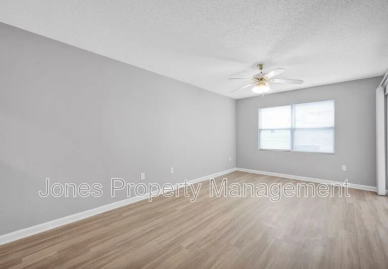 307 Country Club Dr NE — Photo 7