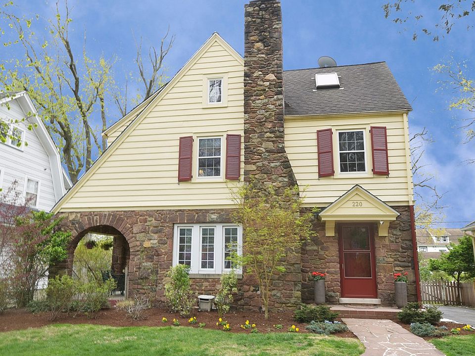 1st image of 220 Thornden St