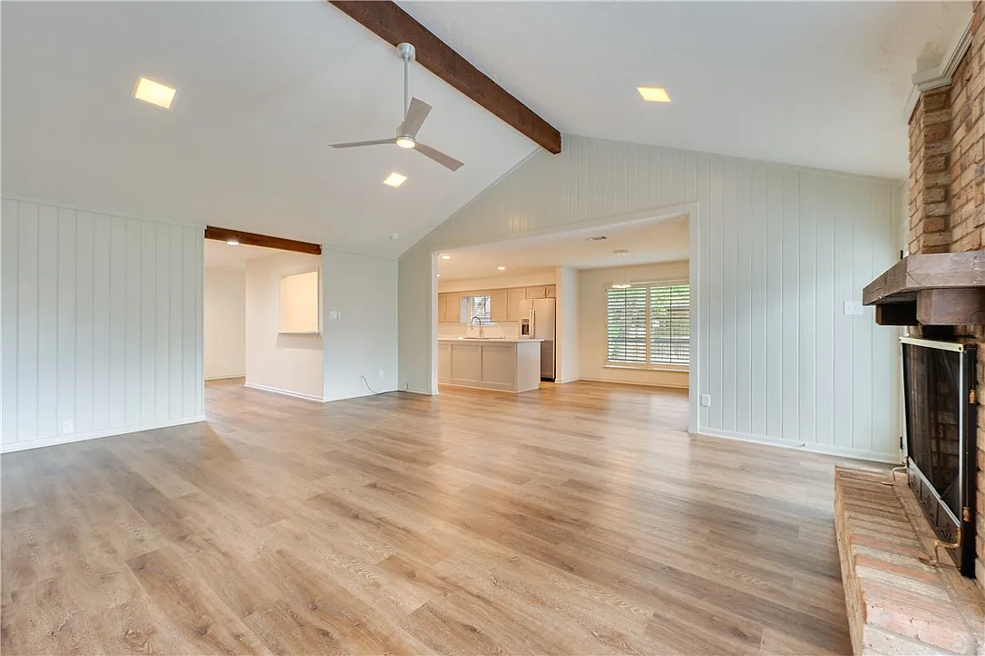 4 bed, 2244 sqft, $2,950 — Photo 3